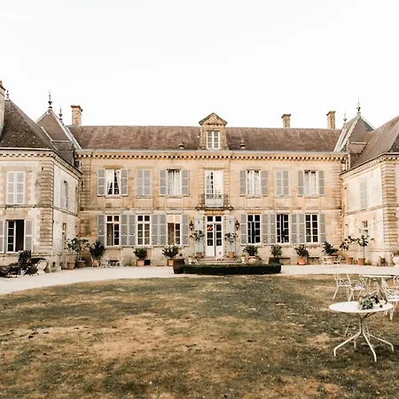 Chateau Sleeps 32 Wifi *