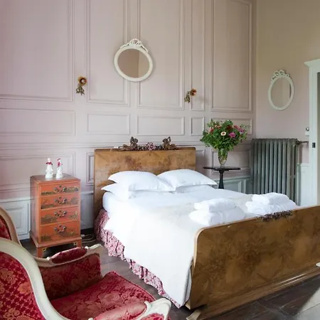Chateau Sleeps 32 Wifi *