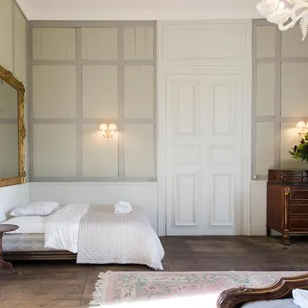 Chateau Sleeps 32 Wifi Pogny