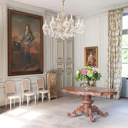Chateau Sleeps 32 Wifi *