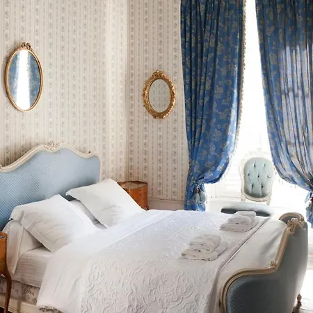 Chateau Sleeps 32 Wifi Pogny